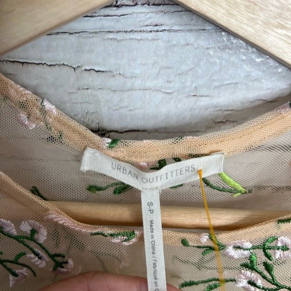 Urban outfitters cream sheer floral tee shirt size small boho festival - Picture 4 of 8